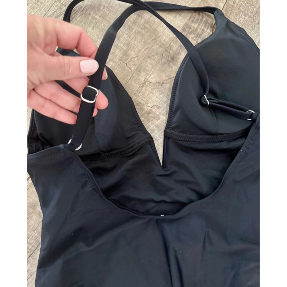Cupshe Womens Black V-Neck Crisscross Back‎ One Piece Swimsuit Size Large - Picture 6 of 7